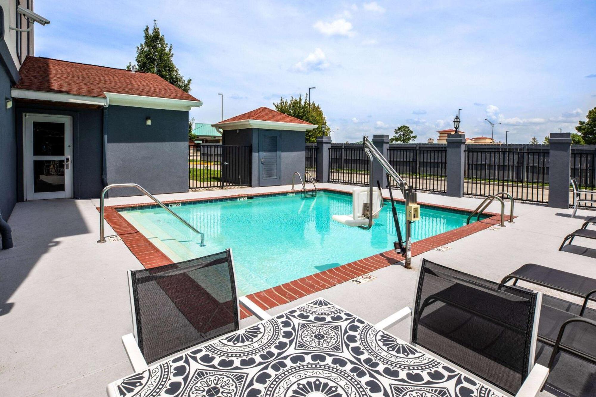 Days Inn By Wyndham Baton Rouge I-10 Prairieville Εξωτερικό φωτογραφία