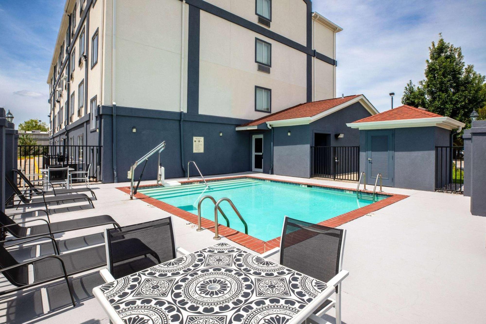 Days Inn By Wyndham Baton Rouge I-10 Prairieville Εξωτερικό φωτογραφία