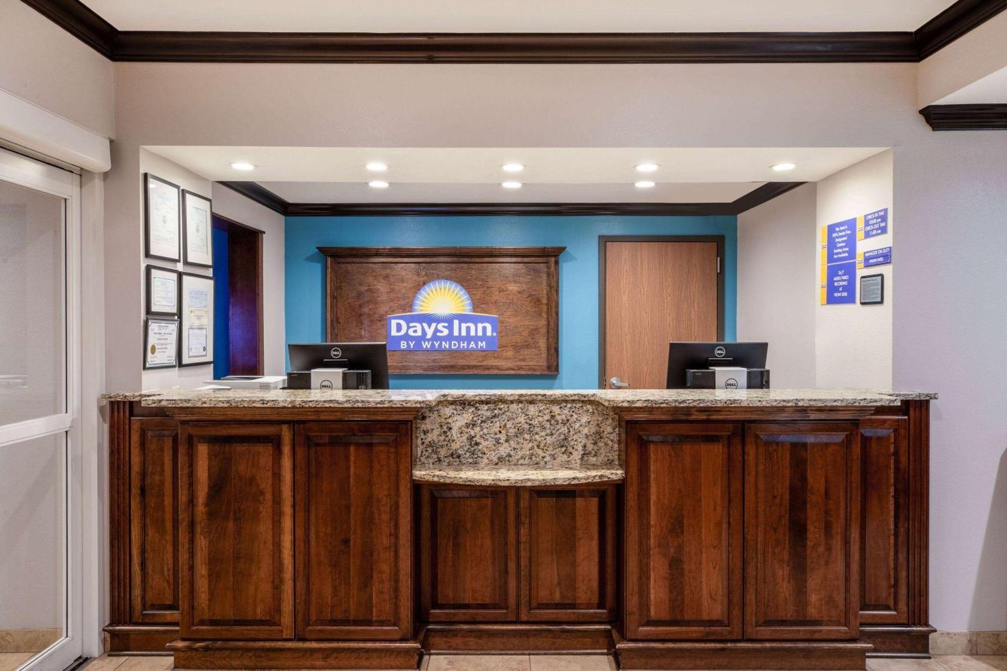 Days Inn By Wyndham Baton Rouge I-10 Prairieville Εξωτερικό φωτογραφία